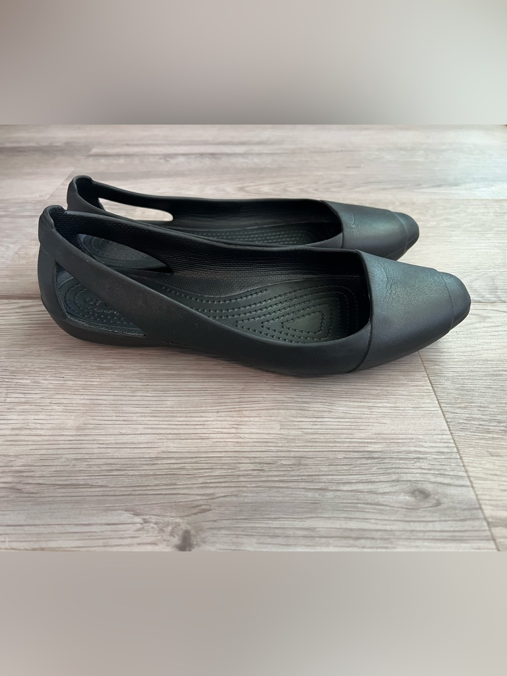 Crocs Sienna Ballet Flats Black Rounded Toe Slip On Waterproof womens 8